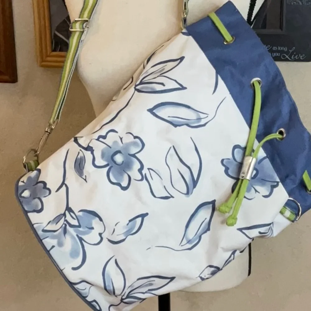 Back to Basics Canvas Hobo Tote - Picture 1 of 3